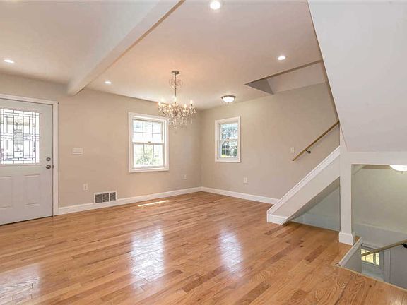 3rd image of 22739 111th Ave