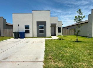 1526 Estudiantes Dr, Laredo, TX 78046