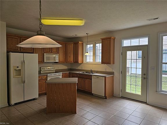 5th image of 2391 River Club Way