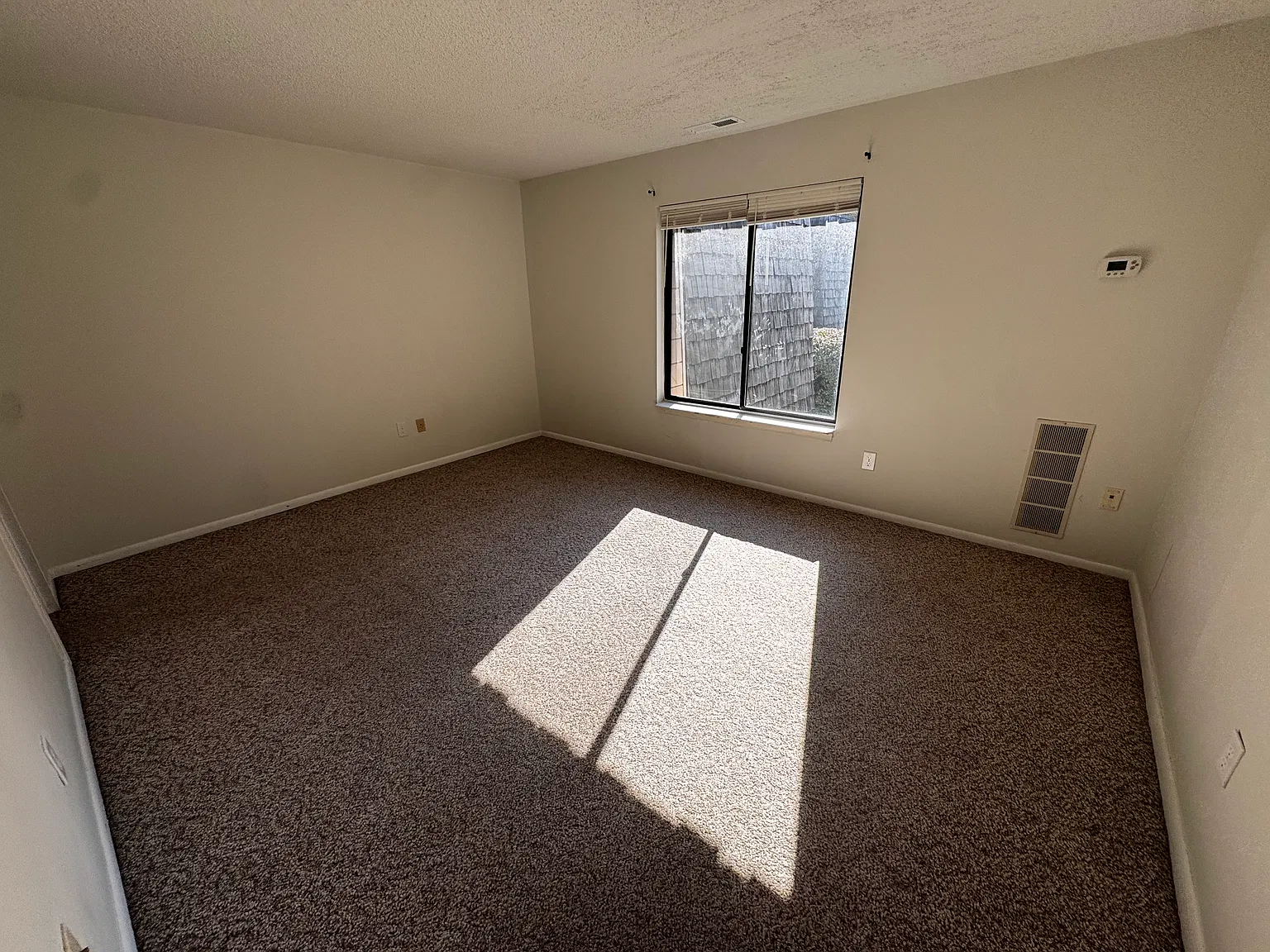 1 bed, 1070 sqft, $1,650 — Photo 4