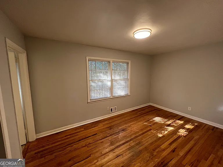 827 Marstevan Dr NE — Photo 8