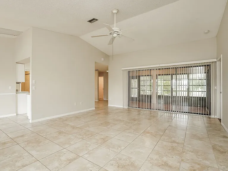 278 Mark Twain Ln — Photo 4