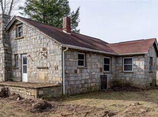 38 Robey Dr, Fairview, NC 28730