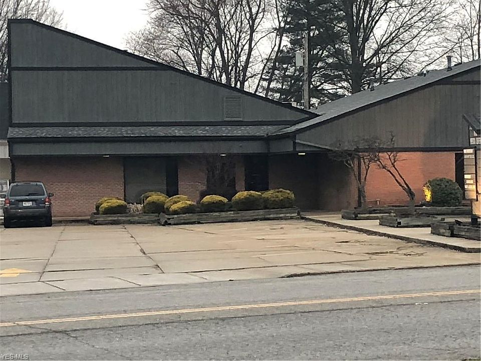1st image of 319 N Main St