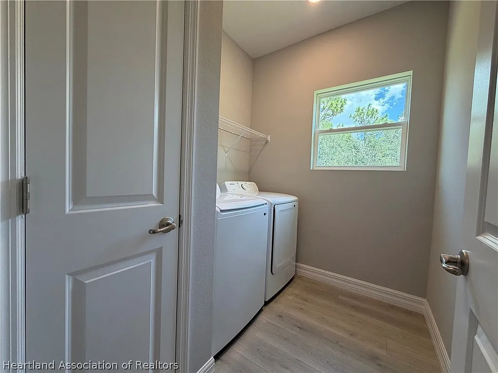 4 bed, 3.0 bath, 2092 sqft, $2,350 — Photo 4
