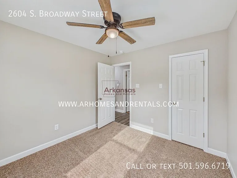 2604 S Broadway St — Photo 10