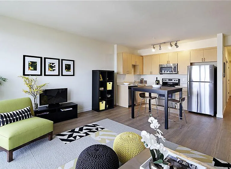 Alcove | Living to Kitchen