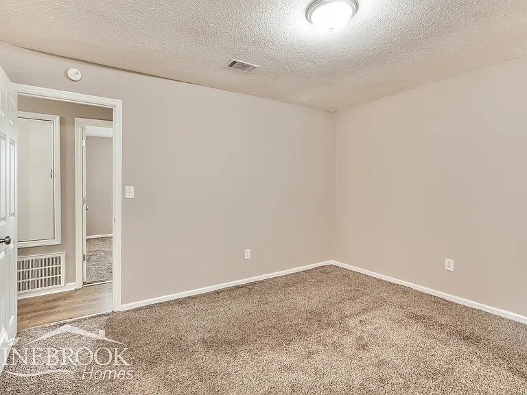 2315 Rutherford Ave — Photo 10