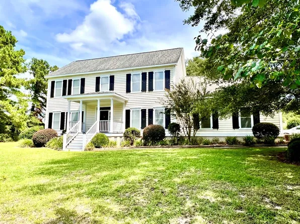 1480 Country Club Cir, Manning, SC 29102