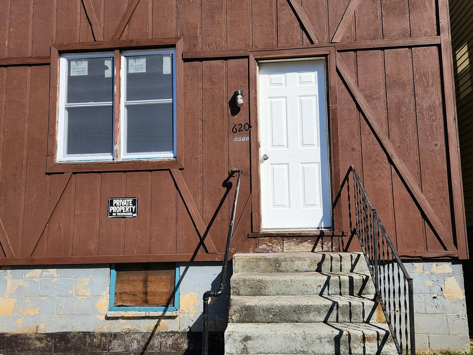 620 Olive Ln — Photo 2