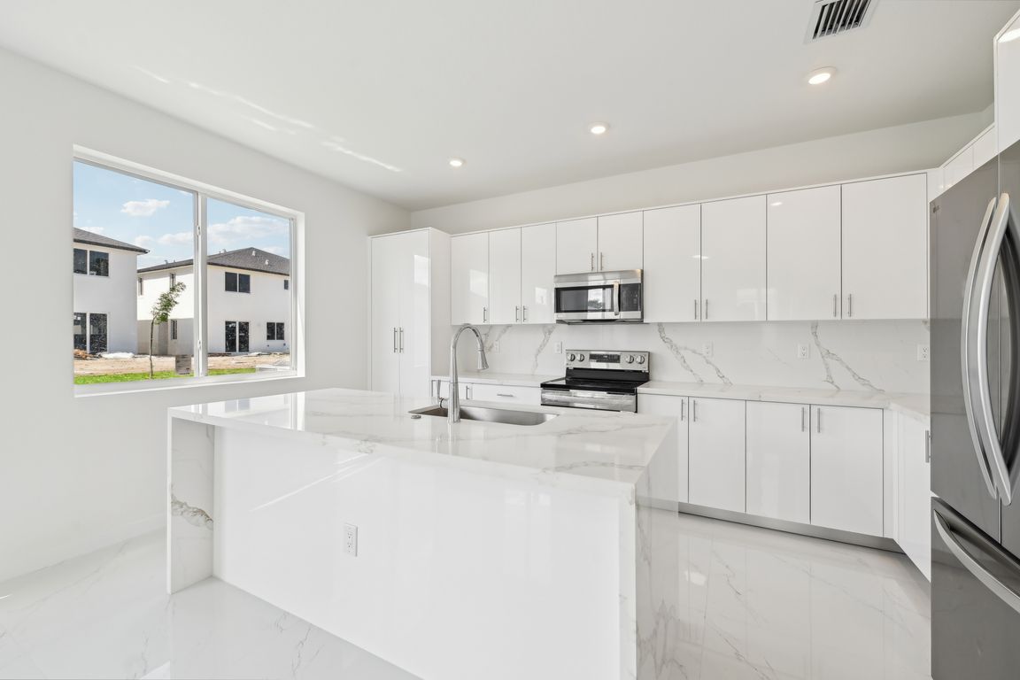 SW 125 AVE-009.jpg