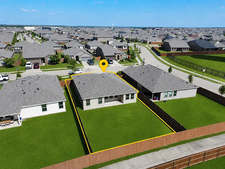 3903 Pioneer Dr — Photo 20