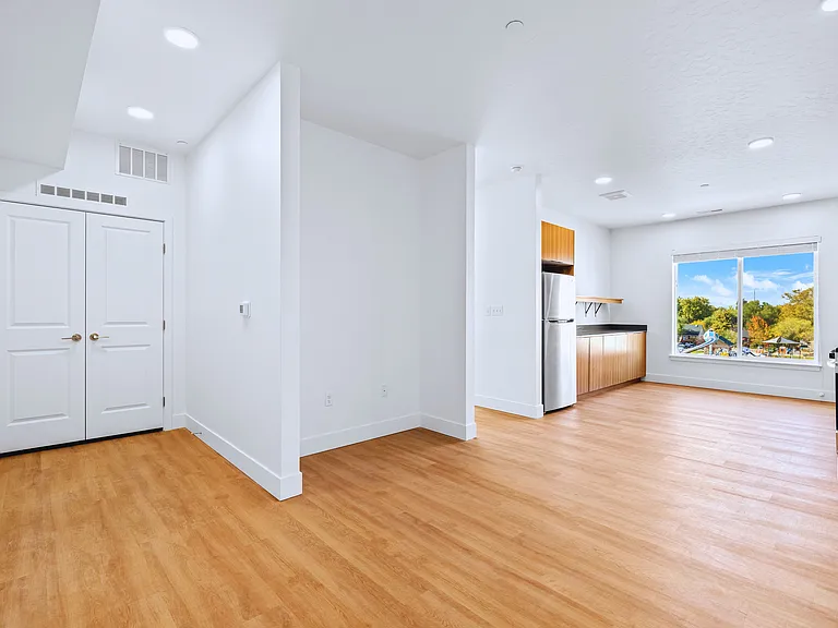 Franklin Interior-6