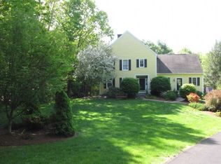 22 Cortland Dr, Bedford, NH 03110