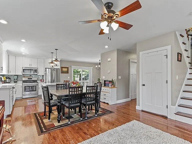 214 Shaw St — Photo 15