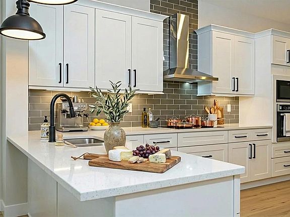 3rd image of 3522 W Robinson St