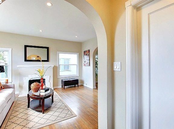 5th image of 4174 Culver St