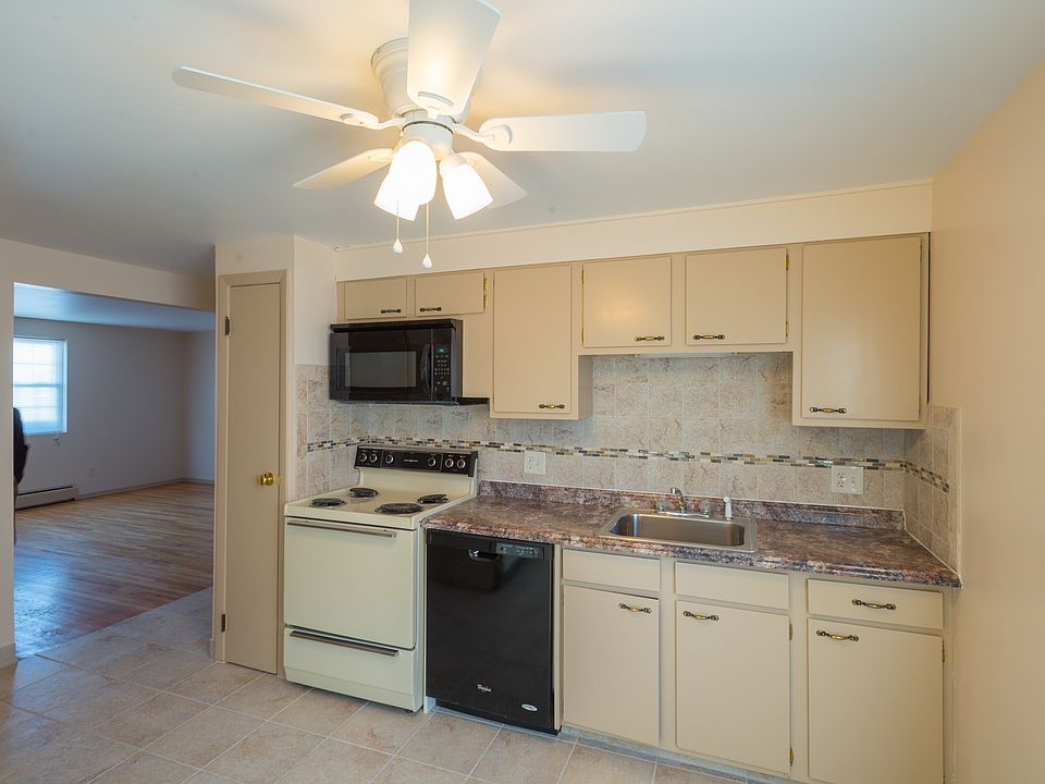 1st image of 655 Wehrle Dr APT 1