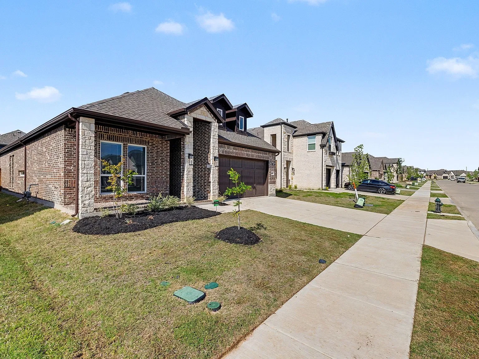 4 bed, 2200 sqft, $2,495 — Photo 2