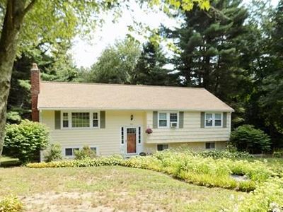 54 Colonial Rd, Medfield, MA, 02052
