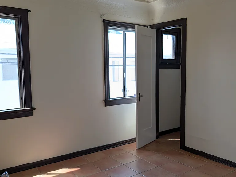 329 Cerritos Ave — Photo 13