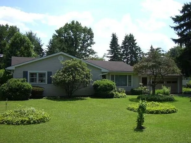 26 Eastway Ave photo 1