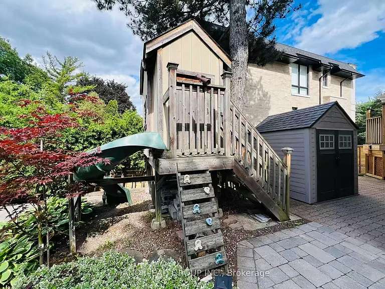 10 Greenyards Dr — Photo 43
