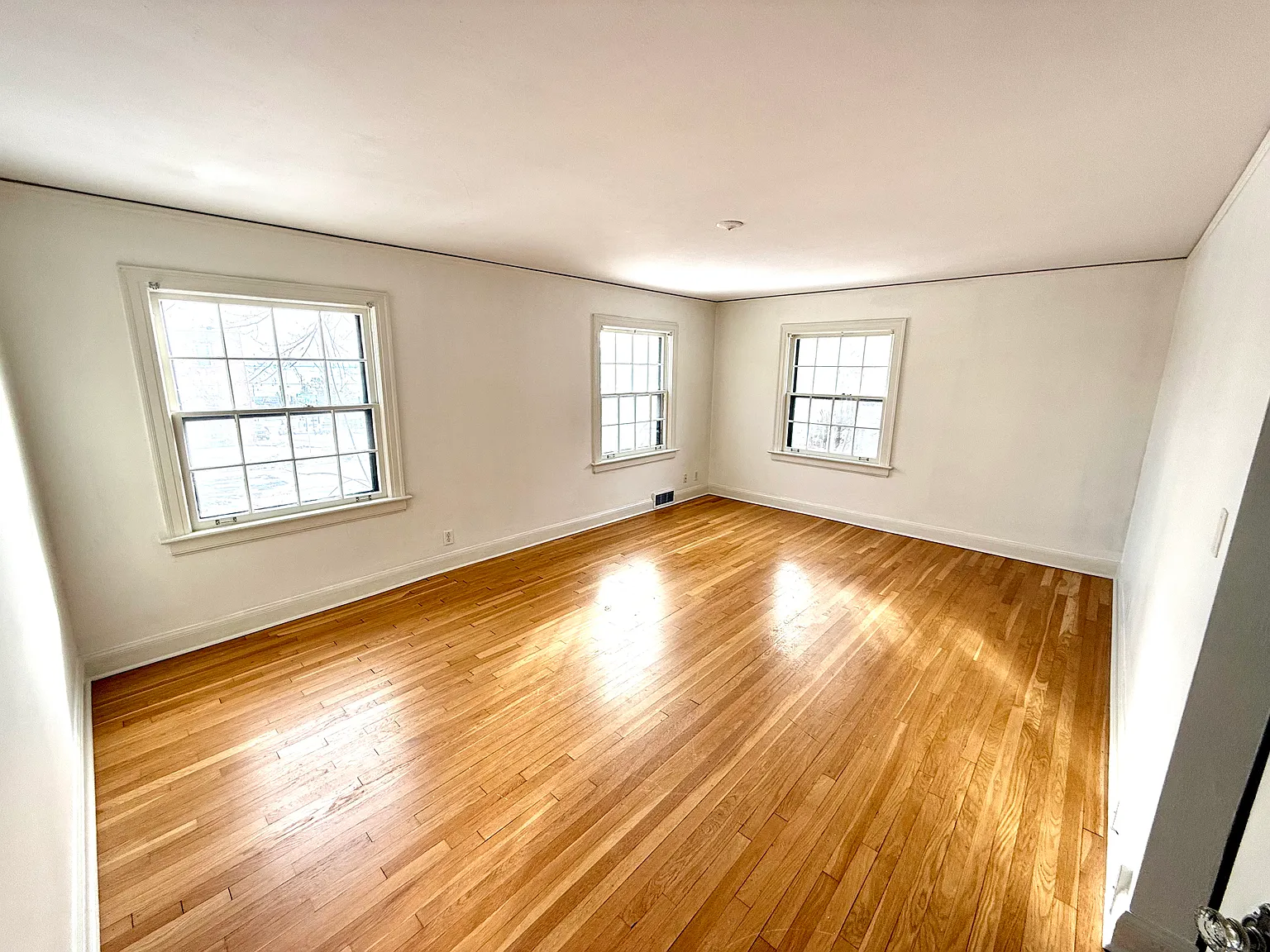 2 bed, 1091 sqft, $1,650 — Photo 3