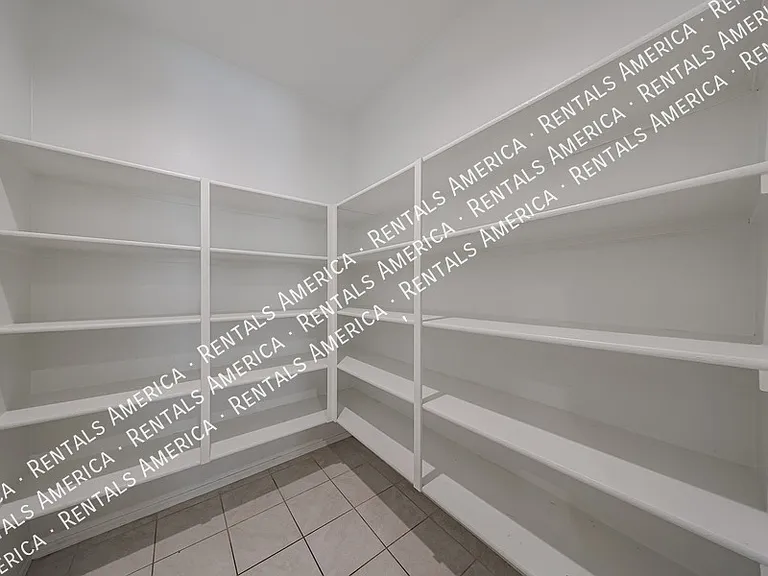 7513 W Illini St — Photo 12