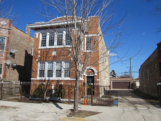 1st image of 1827 S Central Ave