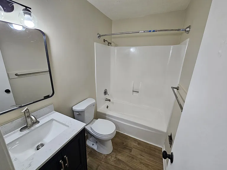 53 Neil St #8 — Photo 2