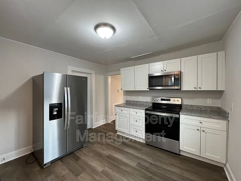 215 Temple Ave — Photo 16