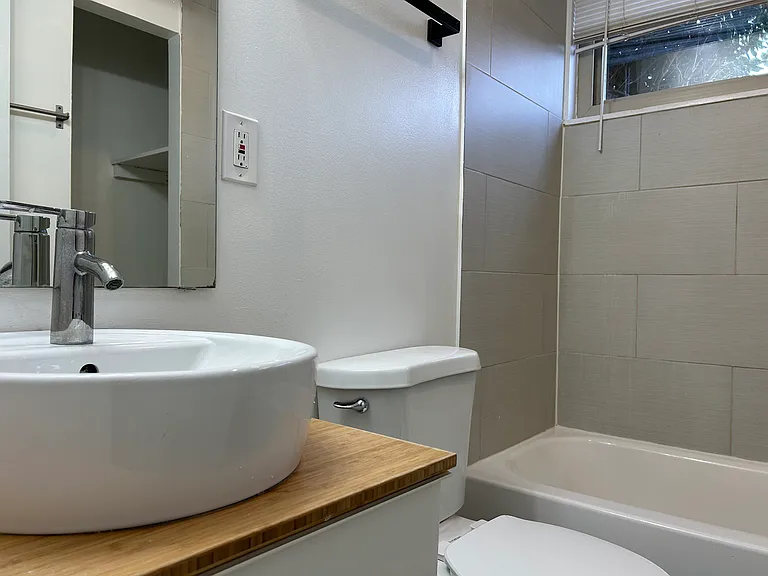 6509 Rolling Ridge Dr — Photo 9