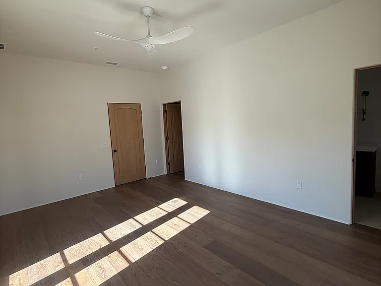 301 W Comstock Ave #1A — Photo 12