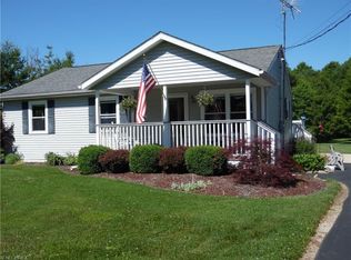 18460 Shaw Rd, Chagrin Falls, OH 44023