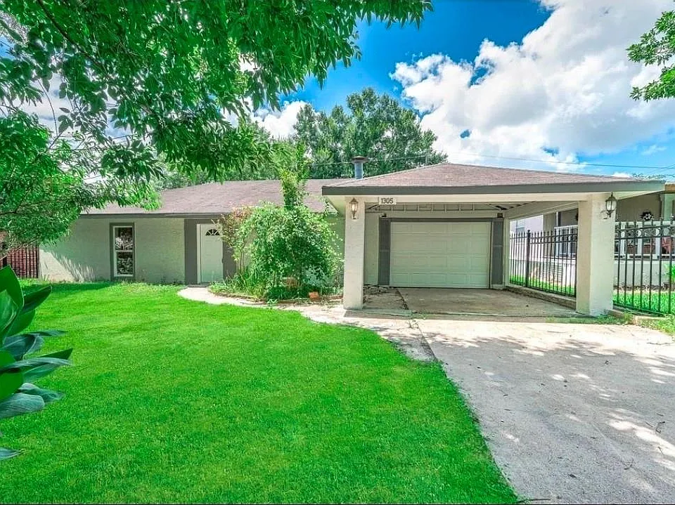 1305 Winchester Dr