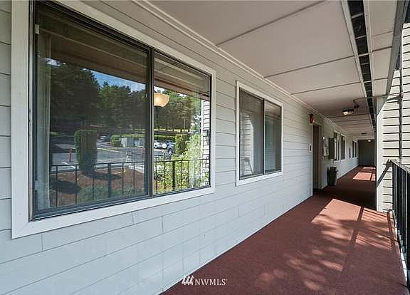 3rd image of 908 E Bay Dr NE APT 202