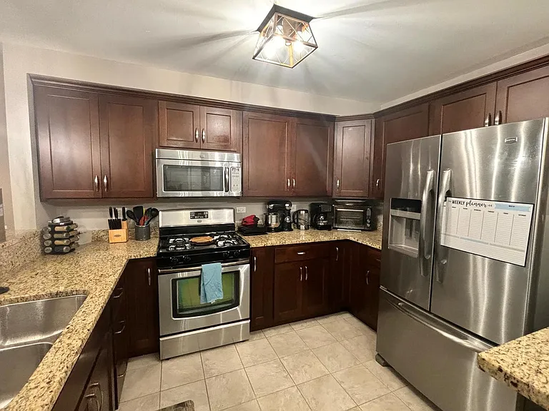1054 Rockport Dr #1 — Photo 8