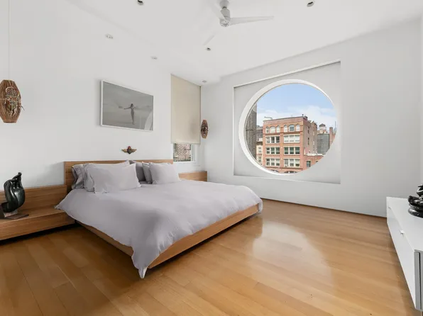 478 West Broadway image 9 of 18