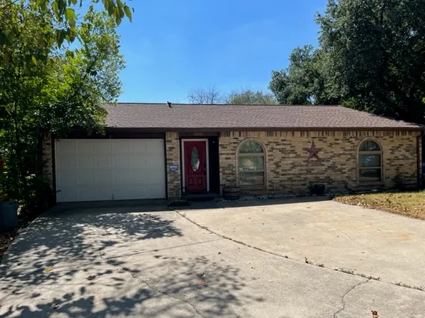 5500 Pawn Ct, Lake Dallas, TX 75065