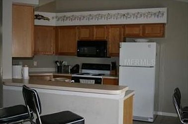 3rd image of 2883 Picadilly Cir
