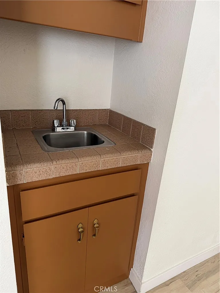 3 bed, 1380 sqft, $2,500 — Photo 3