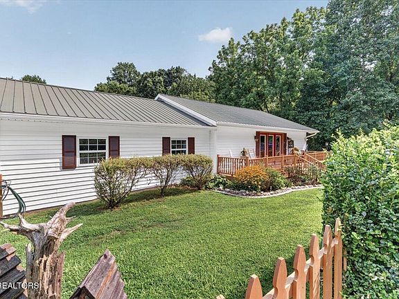 5th image of 176 Bostie Maire Ln