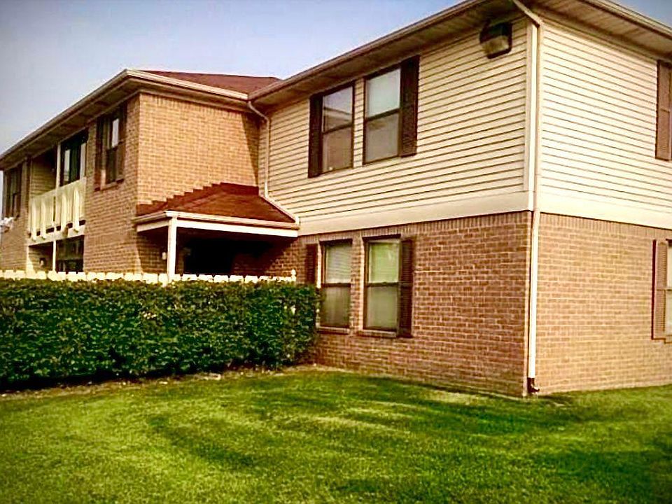 1st image of 61173 Greenwood Dr