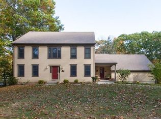 19 Old Farm Rd, Woodbridge, CT 06525