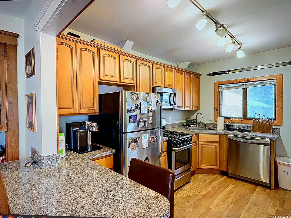 20 Bond St #1A