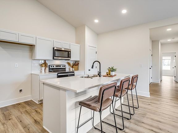 4th image of 521 Briarbrook Ln
