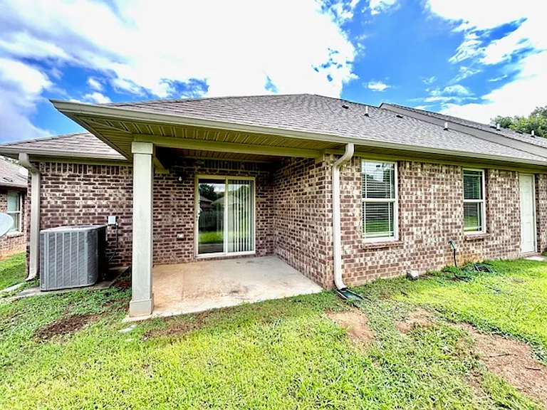 1089 Burwell Rd — Photo 43