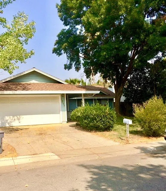 1349 Gavin Dr photo 1