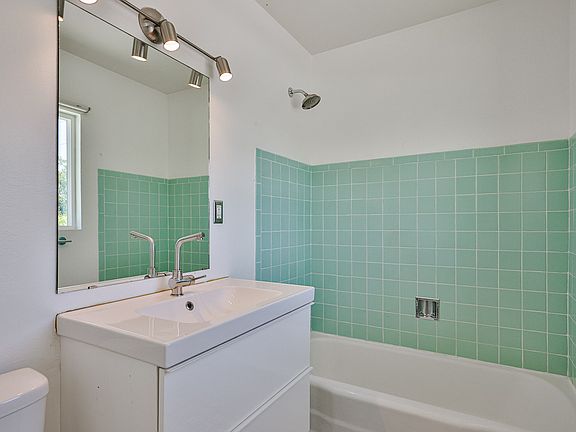 4th image of 6544 N 12th St Unit 17